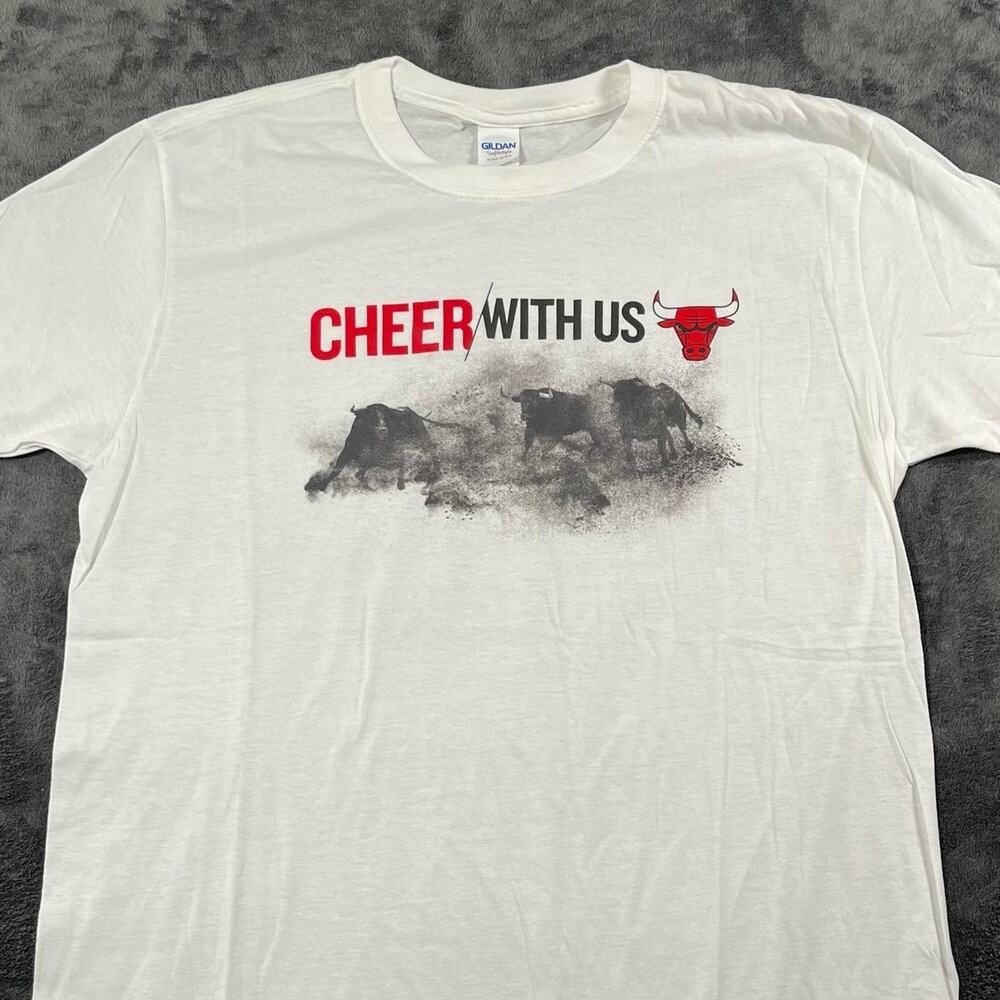 Chicago Bulls NBA Basketball Cheer With Us T Shirt Sportswear Streetwear Sz L